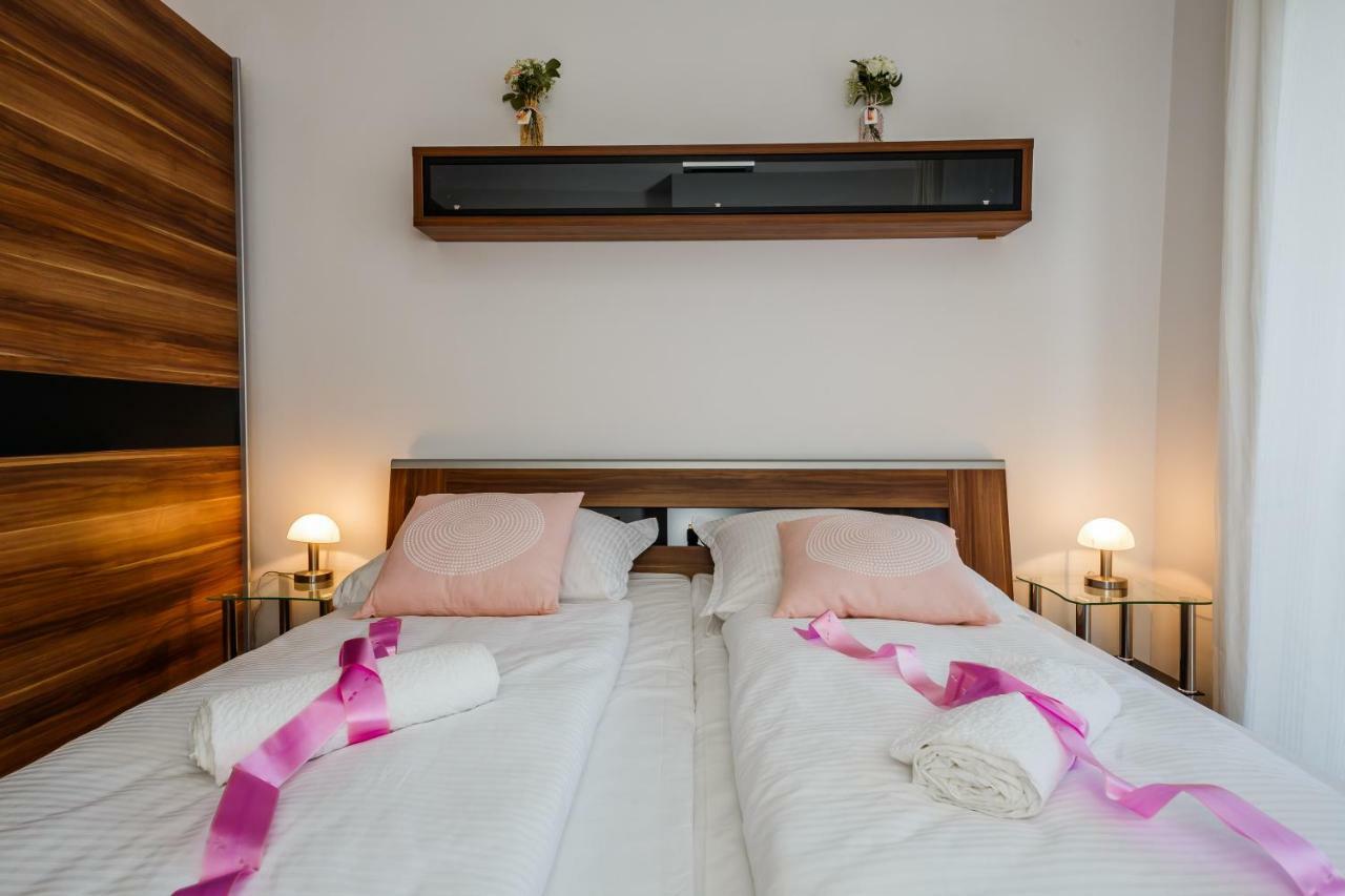 Apartman Lucija Kastela Ngoại thất bức ảnh