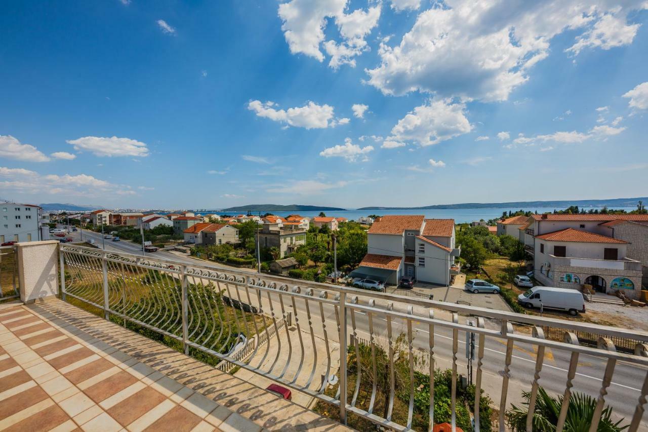 Apartman Lucija Kastela Ngoại thất bức ảnh
