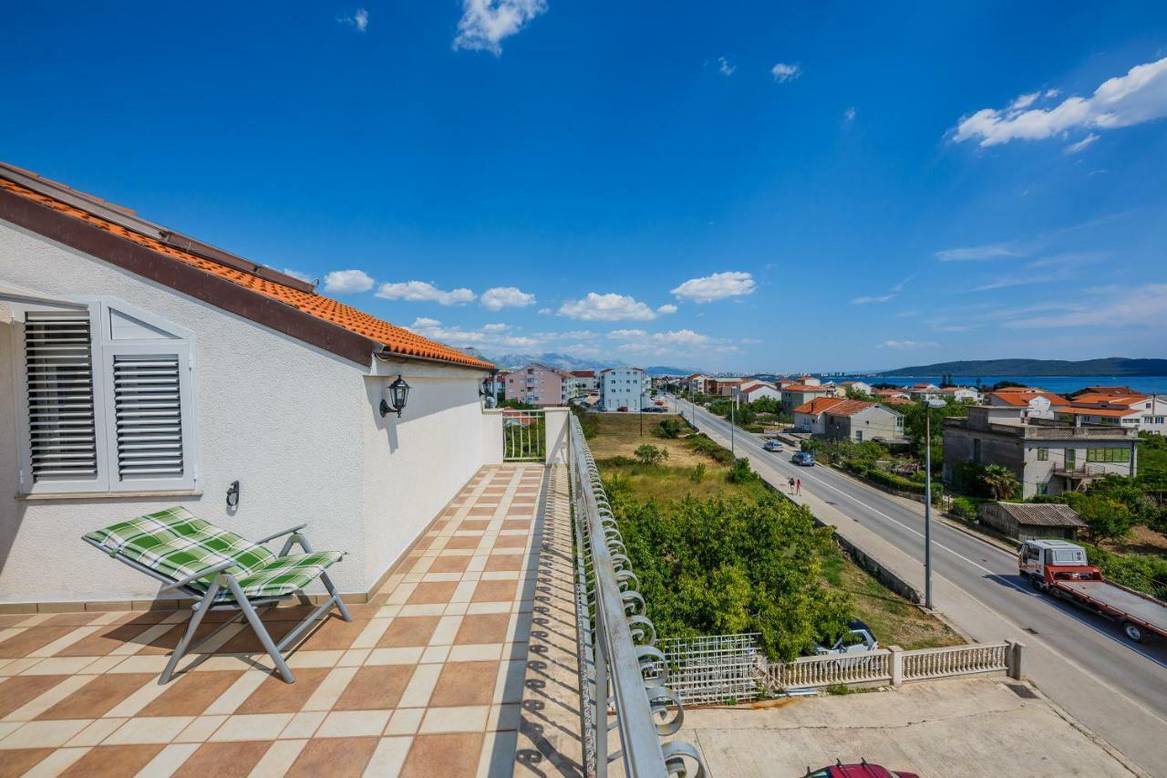 Apartman Lucija Kastela Ngoại thất bức ảnh