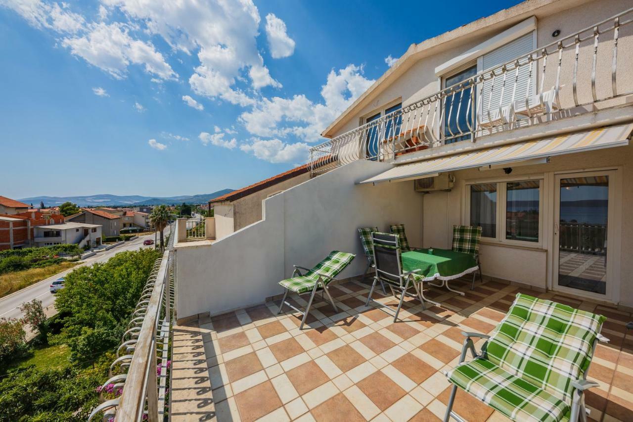 Apartman Lucija Kastela Ngoại thất bức ảnh