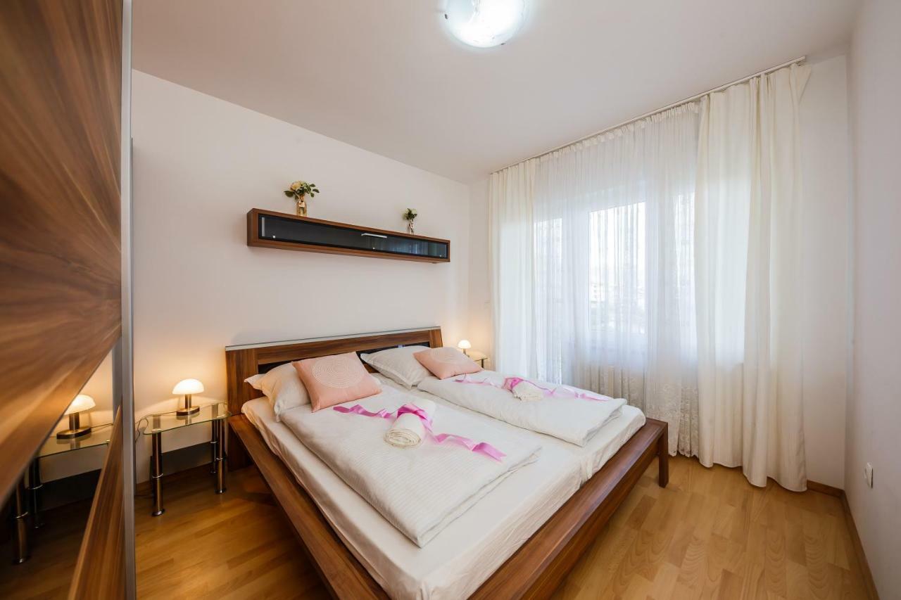 Apartman Lucija Kastela Ngoại thất bức ảnh